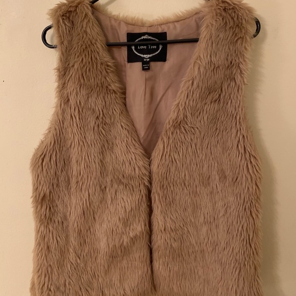 Faux Fur Vest - Picture 2 of 7